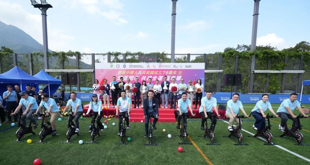 国足世预赛告急，归化球员消失， 本土小将逆袭上位！