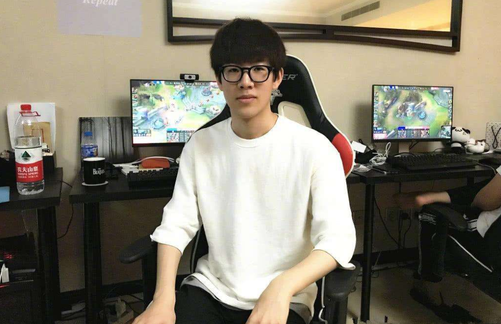 放边路 放边路